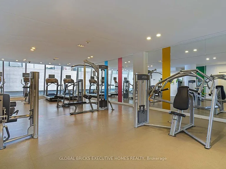 832 Bay St #501 — Photo 3