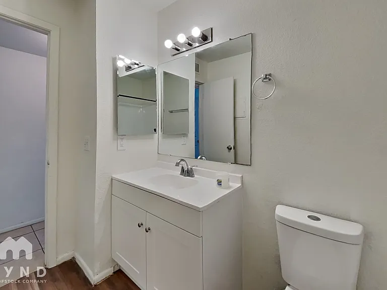 6657 W Ocotillo Rd #201 — Photo 9