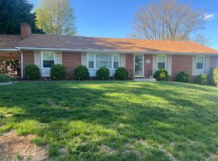 3209 Longhorn Rd, Roanoke, VA 24018