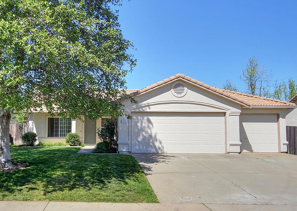 2nd image of 1412 Lockhart Way
