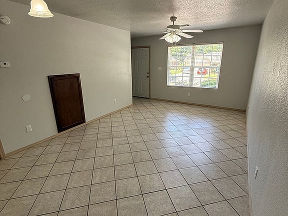 3rd image of 3318 N Detroit Ave #3