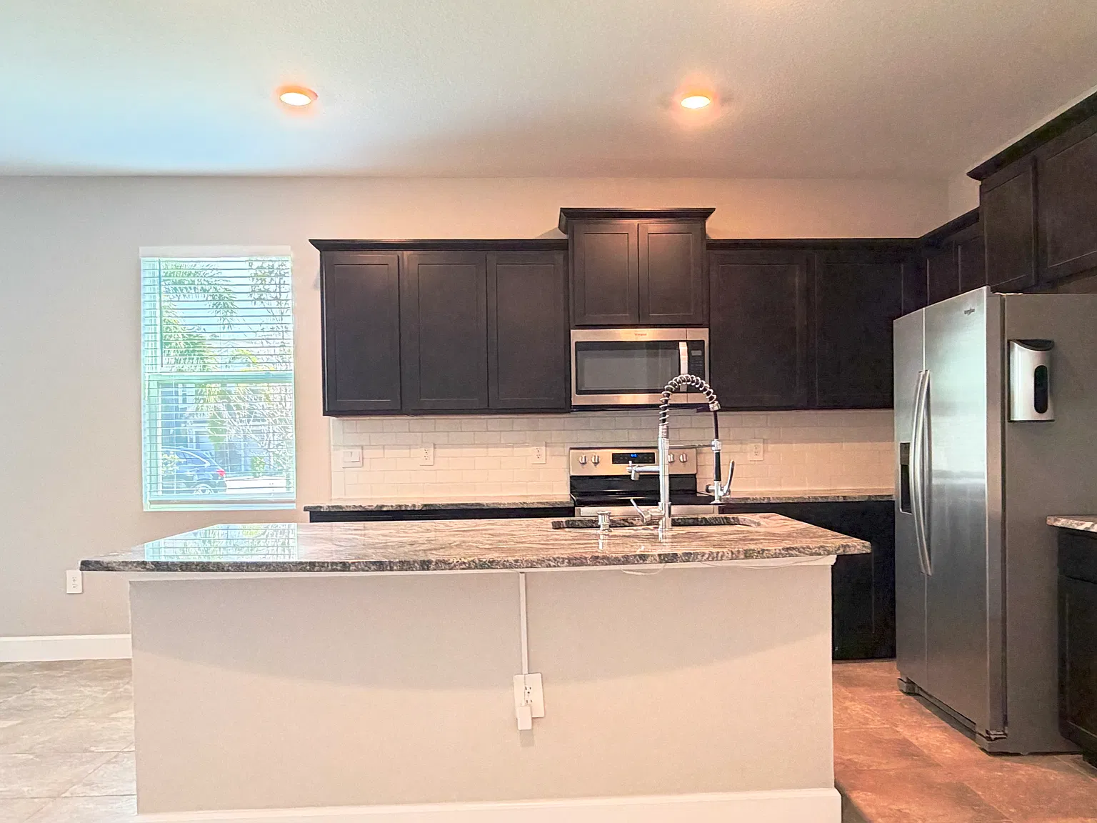 3 bed, 2.5 bath, 1813 sqft, $2,560 — Photo 2