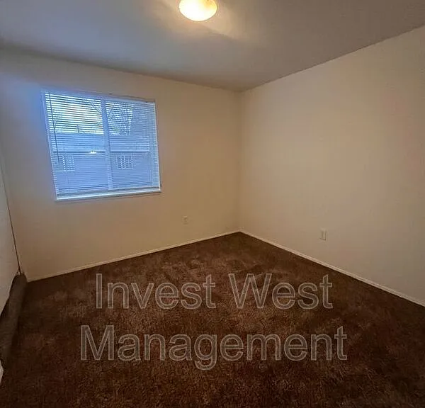 9031 N Saint Louis Ave — Photo 8