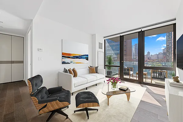 Rented by SERHANT. | media 12