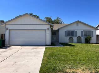 403 Amanda Ln, Fernley, NV 89408