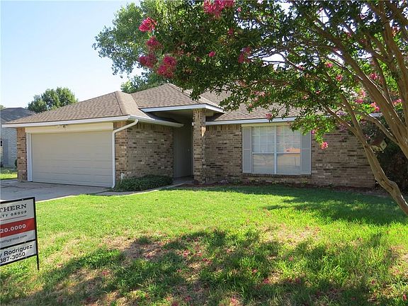 2nd image of 4974 Briar Oaks Ln