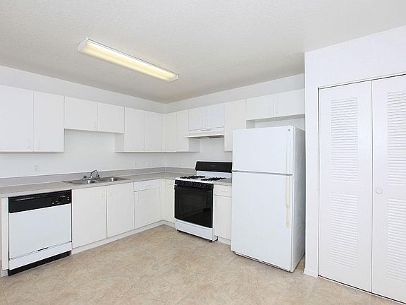 2nd image of 2105 Buchanan Bay Cir APT 102