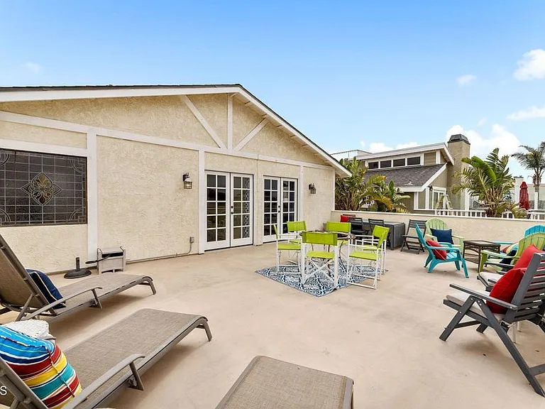 4850 Amalfi Way — Photo 36
