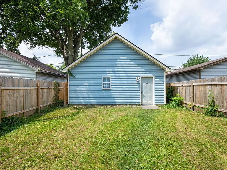 936 Camp St — Photo 47