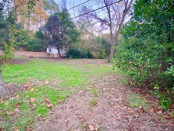 4th image of 2718 E Main St