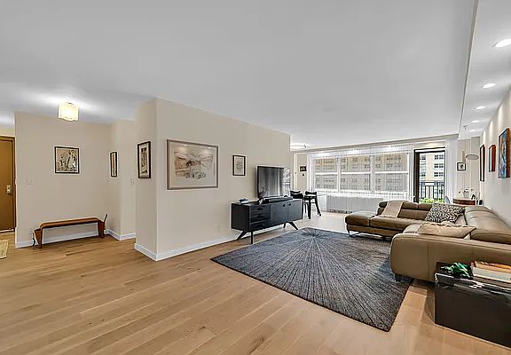 3rd image of 180 W End Ave APT 9L