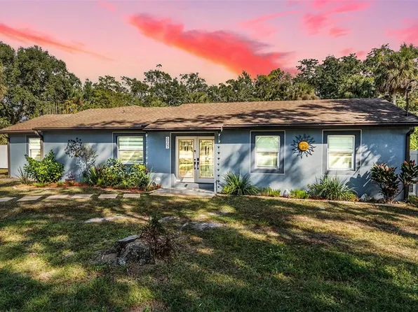 6907 W Creek Dr, Tampa, FL 33615