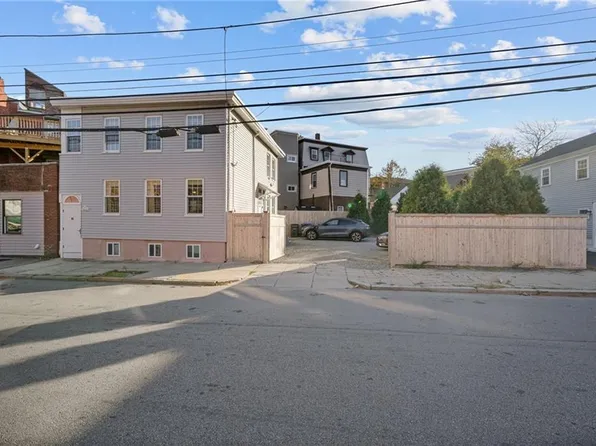 86 Federal St, Providence, RI 02903