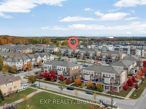 904 Apple Hill Ln, Kitchener, ON N2R 0L7