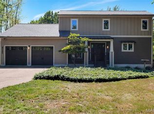 17946 Paradise Dr, Glencoe, MO 63038