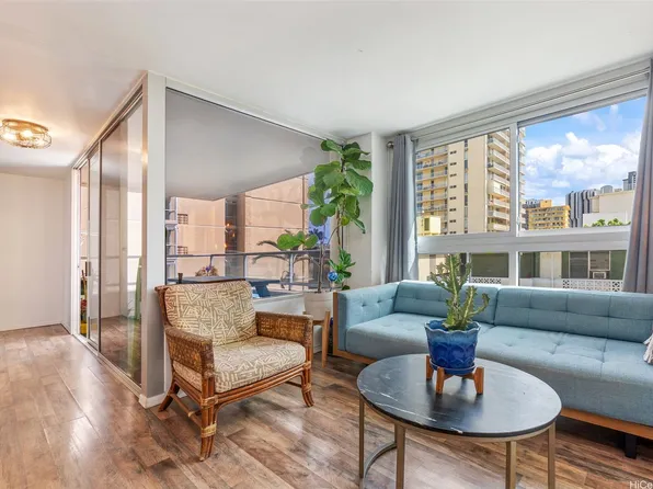 2421 Tusitala St APT 401, Honolulu, HI 96815