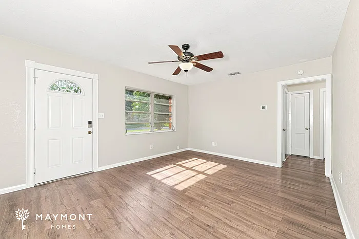 402 Ariana Ave — Photo 4