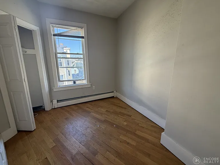 33 Portsmouth St #4R — Photo 10