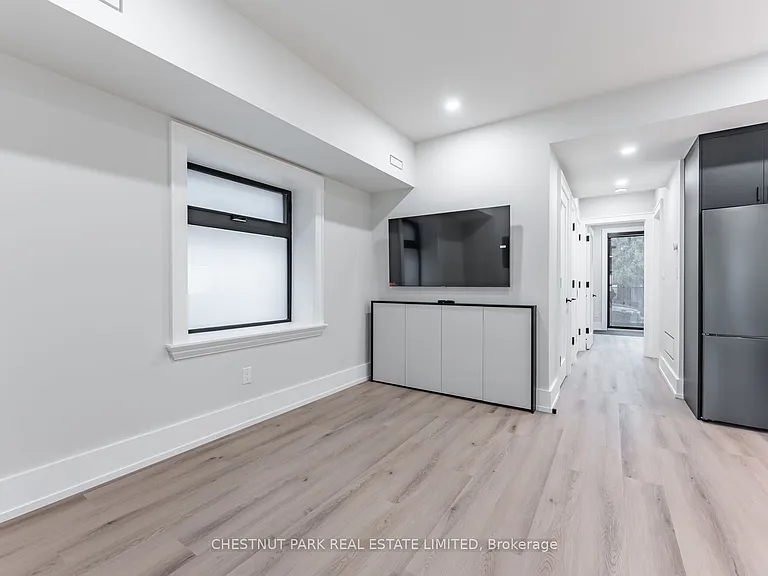 594 Concord Ave #MAIN — Photo 15