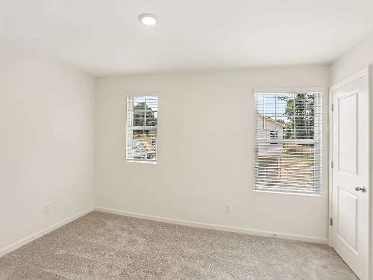 2562 Grey Hawk Dr — Photo 17