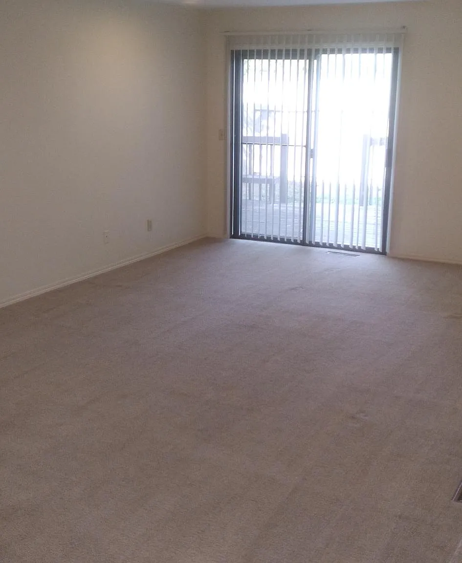 2 bed, 2000 sqft, $1,700 — Photo 4