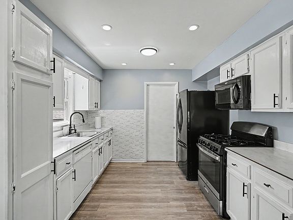 4th image of 705 Hoffman Ave
