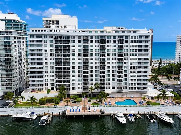 5700 Collins Ave #3A — Photo 4