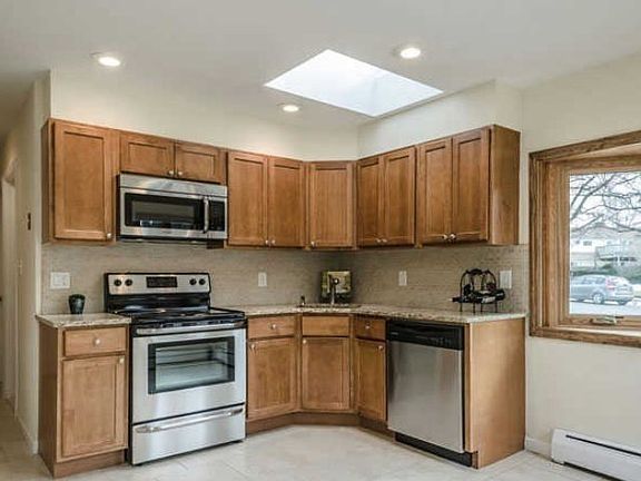 5th image of 21 Winding Ln