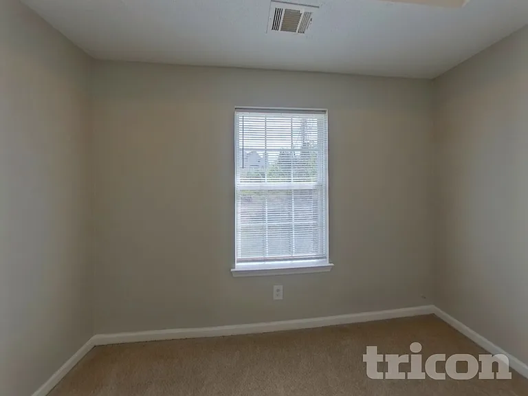 464 Berkshire Pl — Photo 16