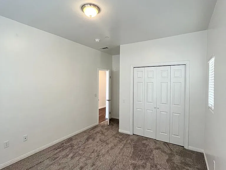 376 Lily Pad Ln — Photo 3