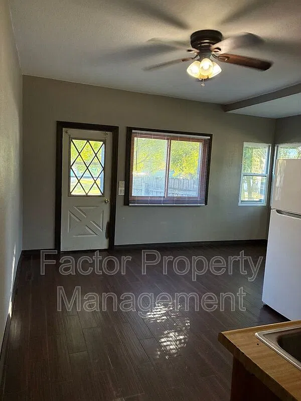 4 bed, 2.0 bath, 1700 sqft, $1,750 — Photo 3