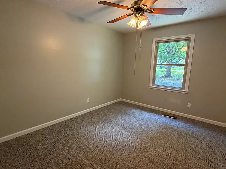 146 Celeste Ln — Photo 9