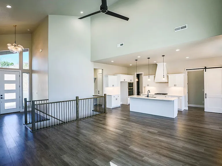 1855 W 740 South Cir — Photo 7