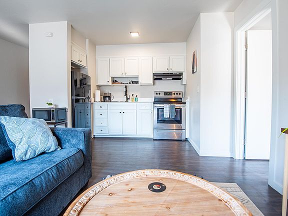 4th image of 516 NW 8th St APT 28