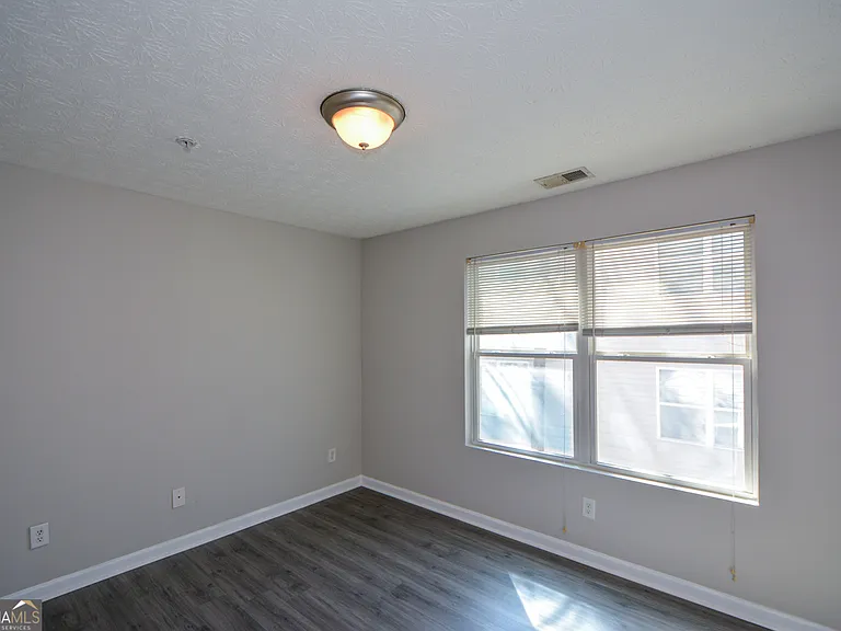 7302 Fairington Village Dr — Photo 22