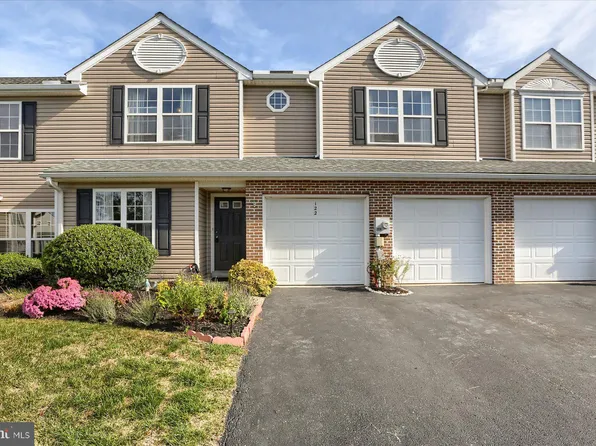 122 Kestrel Ct, Hummelstown, PA 17036