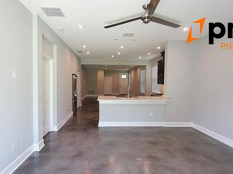 3 bed, 2.0 bath, 1589 sqft, $2,600 — Photo 16
