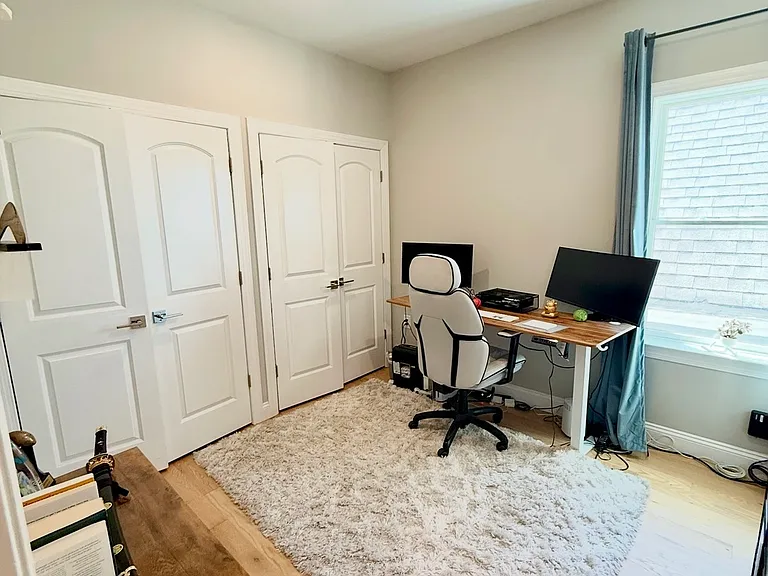 Secondary bedroom