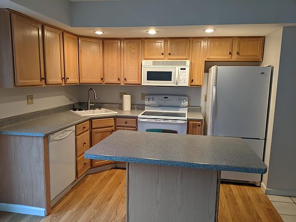 2nd image of 3575 Kenbrooke Ct #1