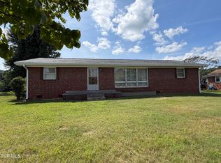 130 Mill Pond Rd, Elizabethton, TN 37643
