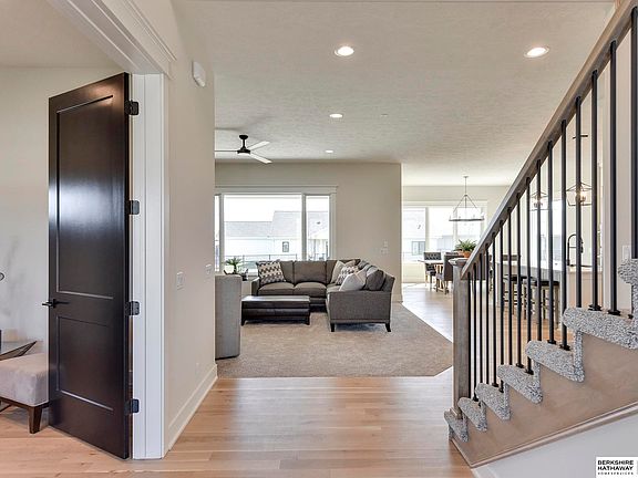 3rd image of 5523 N 208th Ave
