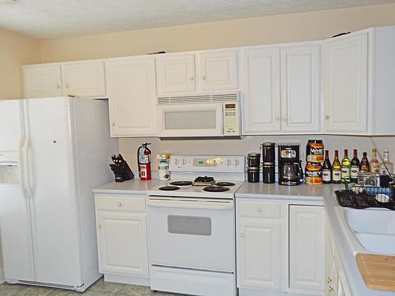 3rd image of 155 Willow Oak Dr