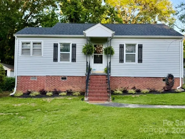 203 Sunset Ave, Great Falls, SC 29055