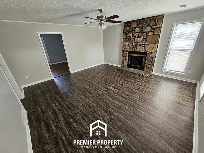 3475 Kirby Terrace Dr — Photo 3