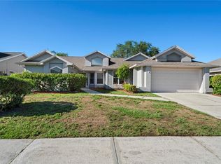 1527 Creekbend Dr, Brandon, FL 33510