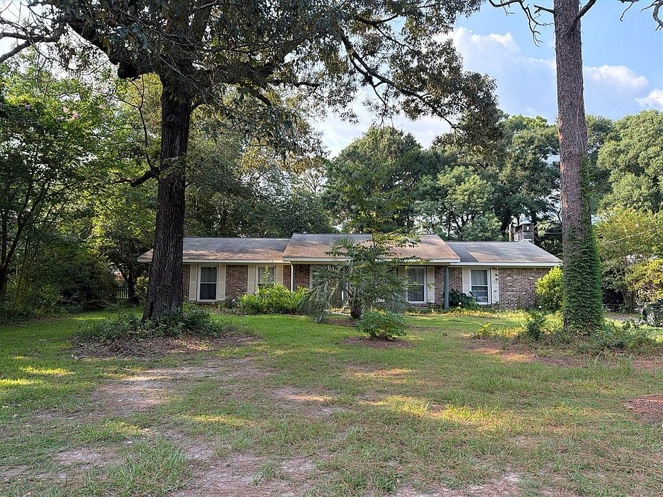 2nd image of 4918 Oxford Dr