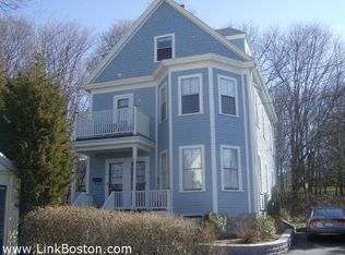 15 Chilton Pl, Newton Upper Falls, MA 02464