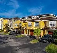 3 bed, 3.0 bath, 1559 sqft, $2,000 — Photo 2