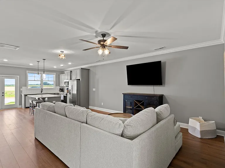 169 Susan Lynn Dr — Photo 5