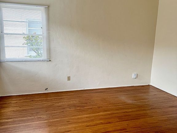 2nd image of 4233-4243 33rd St